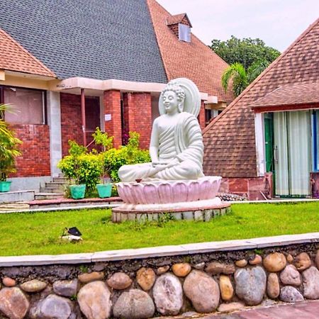 Pyramid Home Divine - A Wellness Resort Dehradun Exterior photo